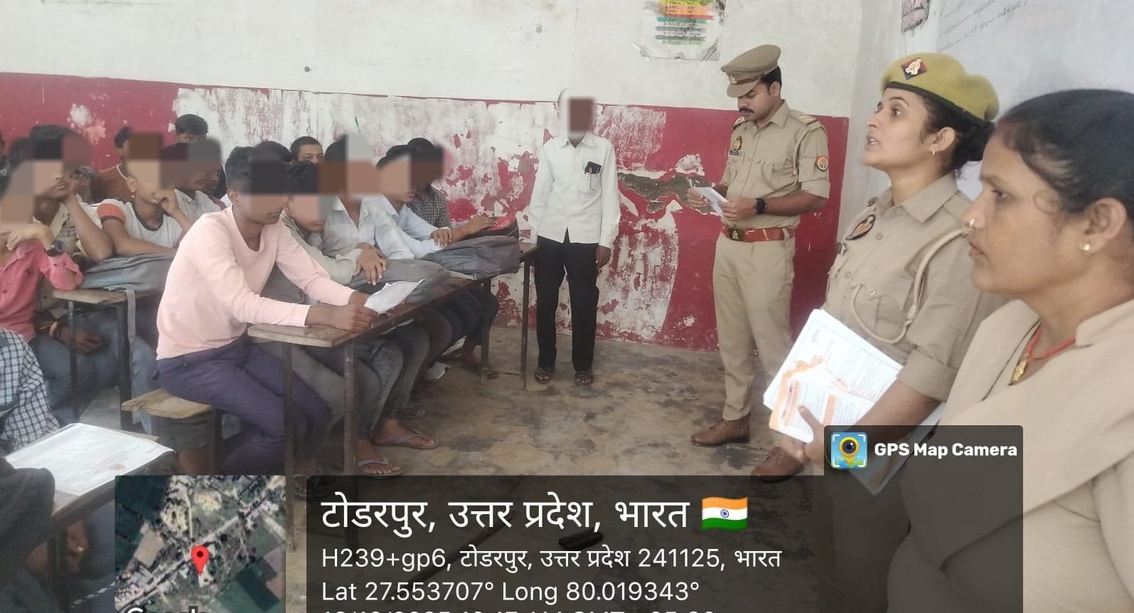महिलाओं को बताए गए हेल्पलाइन नंबर, अधिकार और कल्याणकारी योजनाएं