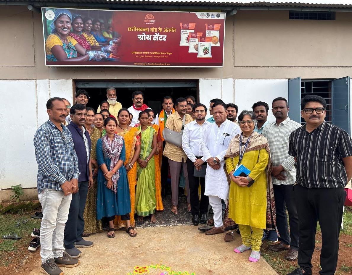 उप मुख्यमंत्री विजय शर्मा का तुरेनार दौरा, बस्तर की महिलाओं को सशक्त बनाएगा ग्रोथ सेंटर