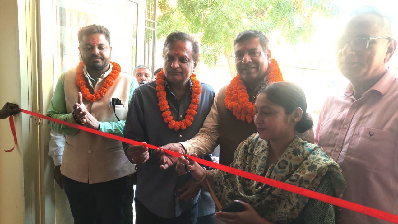 महापौर कुलभूषण गोयल ने शुरू किया विकास का धुंआधार अभियान, गांवों में नई धर्मशालाओं का लोकार्पण