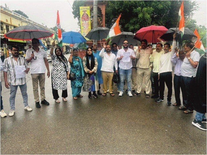 अंकिता भंडारी मामले को लेकर हरिद्वार में कांग्रेस का प्रदर्शन, दुष्यंत गौतम की नियुक्ति रद्द करने की मांग